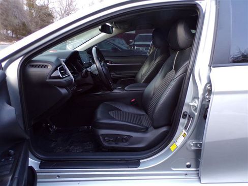 Used 2021 Toyota Camry SE w/ Convenience Package image 14