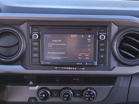 Used 2018 Toyota Tacoma SR5 image 18