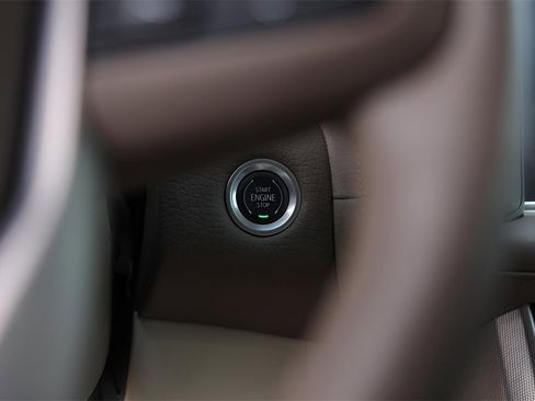 Used 2024 GMC Yukon Denali w/ Denali Reserve Package image 22