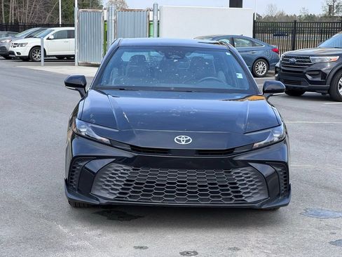 Used 2025 Toyota Camry SE FWD image 11