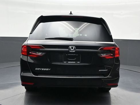 Used 2024 Honda Odyssey Sport image 4