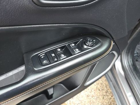 Used 2018 Jeep Compass Latitude image 19