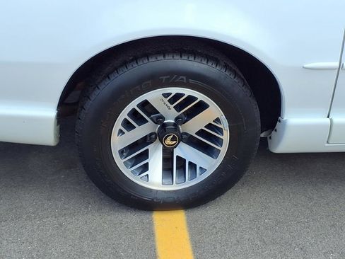 Used 1991 Pontiac Firebird Coupe image 23