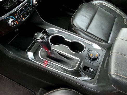 Used 2020 Chevrolet Traverse RS image 17