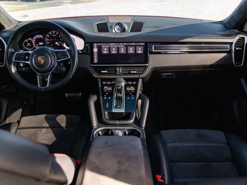 Used 2021 Porsche Cayenne GTS image 35