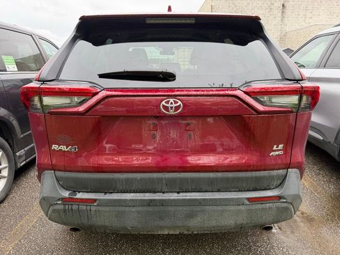 Used 2023 Toyota RAV4 LE AWD/4WD image 3