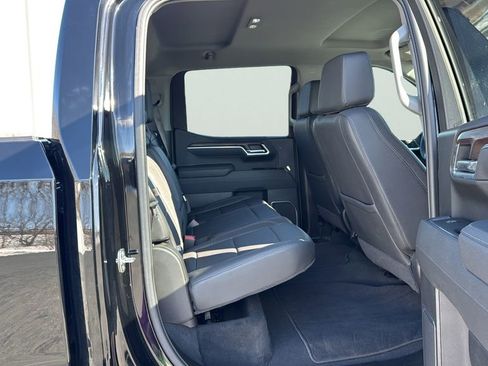 Used 2025 GMC Sierra 1500 SLT image 12