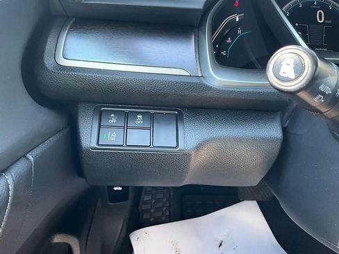 Used 2018 Honda Civic Touring image 16