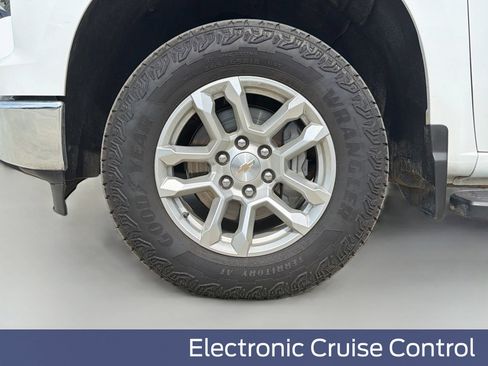 Used 2025 Chevrolet Silverado 1500 LT AWD/4WD image 36