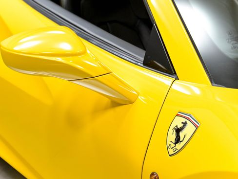 Used 2017 Ferrari 488 Spider RWD image 32