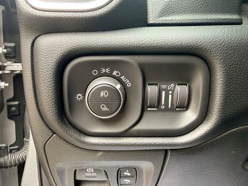 Used 2021 RAM 1500 Laramie image 22