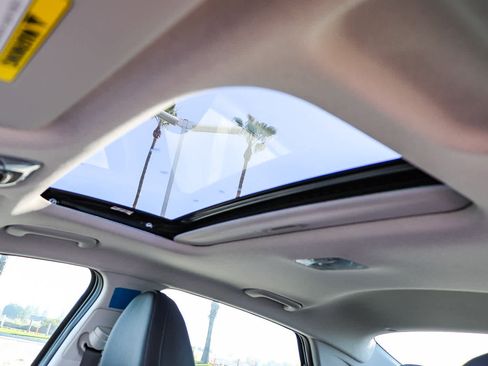 New 2025 Hyundai Elantra Limited w/ Cargo Package image 28