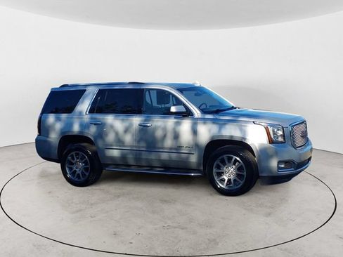 Used 2017 GMC Yukon Denali AWD/4WD image 7