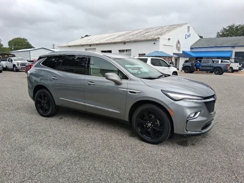 Certified 2023 Buick Enclave Essence w/ Sport Touring Edition image 10