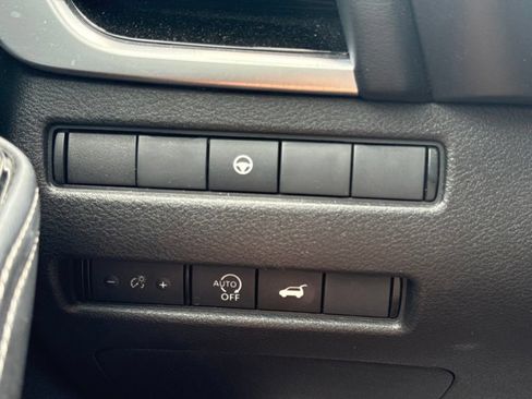 Used 2023 Nissan Rogue SL AWD/4WD image 21
