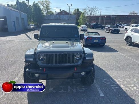 Used 2025 Jeep Wrangler Unlimited Rubicon AWD/4WD image 2