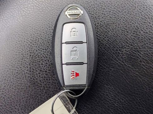 Used 2018 Nissan Pathfinder S AWD/4WD image 33