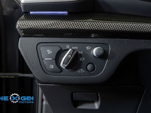 Used 2024 Audi SQ5 Prestige image 13