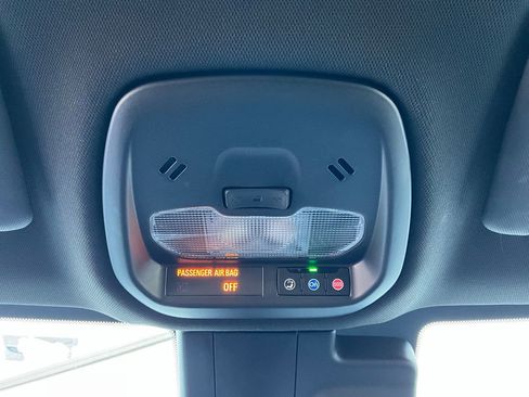 Used 2025 Buick Envista Preferred image 16