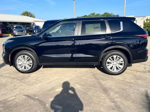 New 2026 Mitsubishi Outlander ES FWD image 6