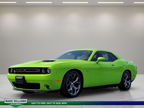 Used 2015 Dodge Challenger R/T w/ Quick Order Package 28B R/T RWD image 8