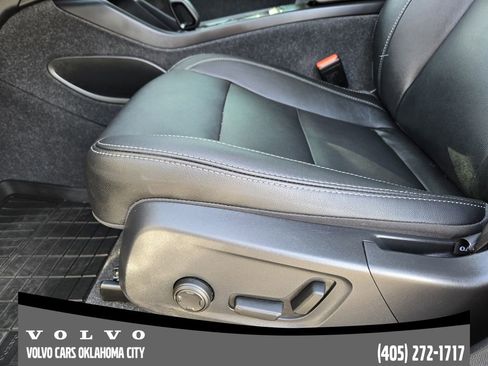 Certified 2024 Volvo XC40 B5 Core w/ Protection Package Premier image 23