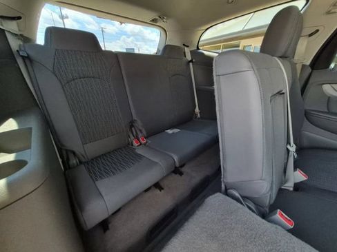 Used 2017 Chevrolet Traverse LT FWD image 21