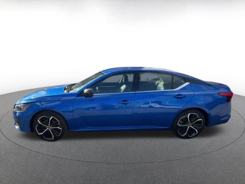 Used 2025 Nissan Altima 2.5 SR image 9