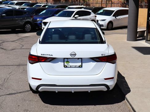 Used 2024 Nissan Sentra SV FWD image 10