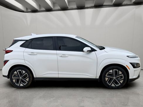 Used 2023 Hyundai Kona SE FWD image 6
