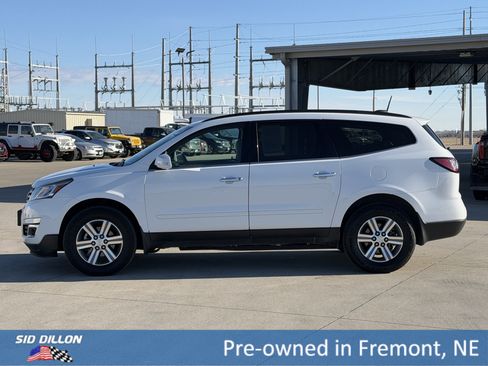 Certified 2017 Chevrolet Traverse LT image 8