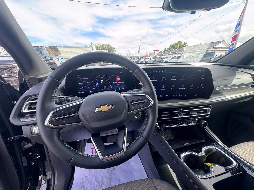Used 2026 Chevrolet Traverse LT w/ Driver Confidence Package AWD/4WD image 12