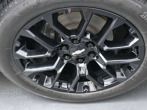 Used 2023 Chevrolet Suburban High Country AWD/4WD image 34