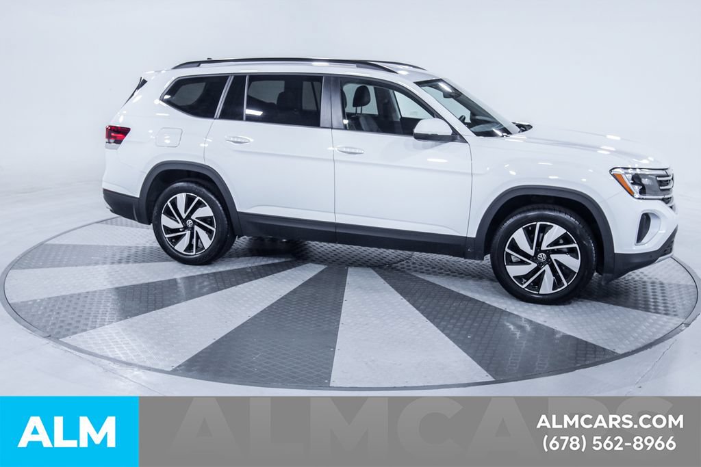 Used 2025 Volkswagen Atlas SE FWD image 11
