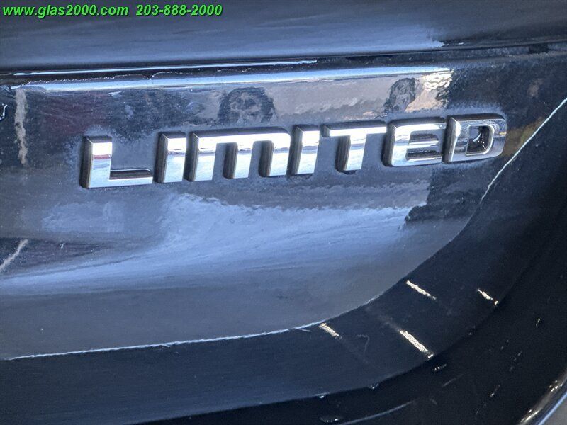 Used 2023 Jeep Grand Cherokee L Limited AWD/4WD image 16