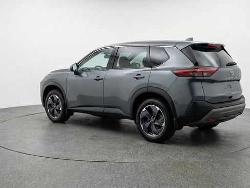 Used 2025 Nissan Rogue SV FWD image 6