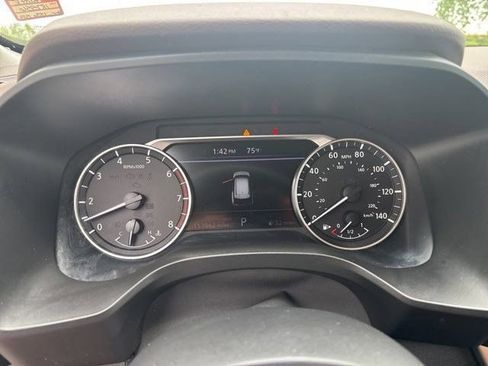 Used 2023 Nissan Rogue SV AWD/4WD image 15
