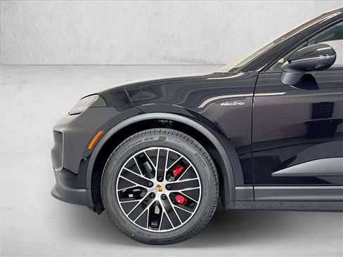 Used 2026 Porsche Macan 4S Electric AWD/4WD image 29