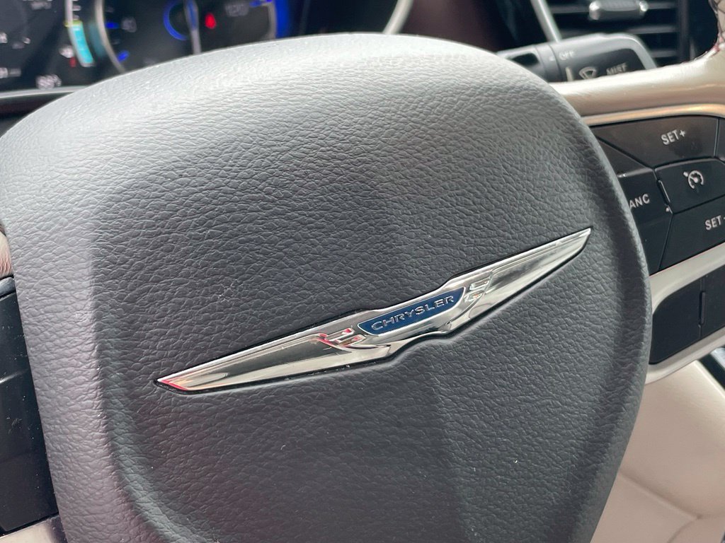 Used 2020 Chrysler Pacifica Limited FWD image 4