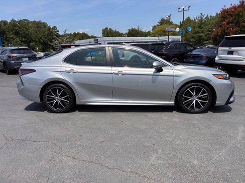 Used 2023 Toyota Camry SE FWD image 8