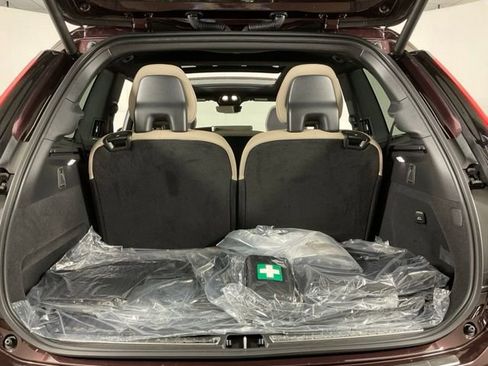 New 2026 Volvo XC90 B6 Plus w/ Protection Package Premier image 37