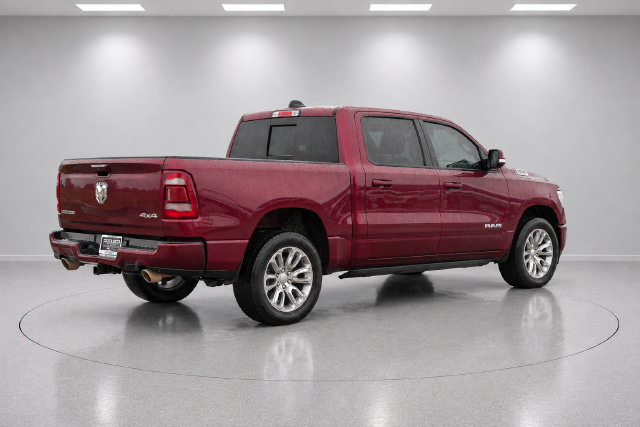 Used 2023 RAM 1500 Laramie AWD/4WD image 3