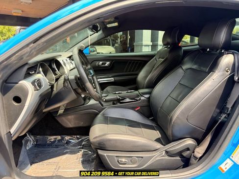 Used 2017 Ford Mustang GT Premium w/ Black Accent Package RWD image 21