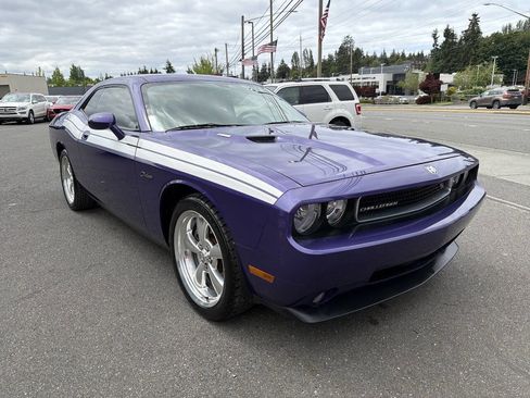 Used 2010 Dodge Challenger R/T RWD image 11