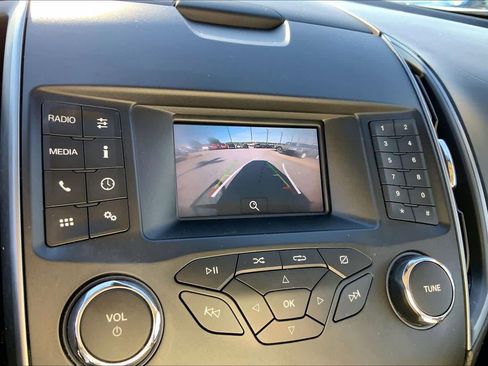 Used 2019 Ford Edge SE FWD image 28
