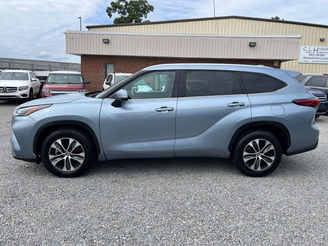 Used 2022 Toyota Highlander XLE FWD image 10