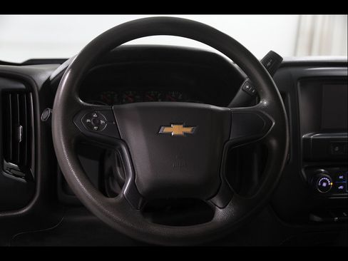 Used 2018 Chevrolet Silverado 1500 Custom w/ Custom Convenience Package AWD/4WD image 7
