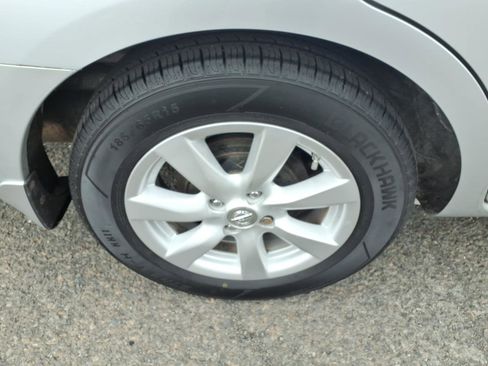 Used 2014 Nissan Versa SV w/ Convenience Package FWD image 16