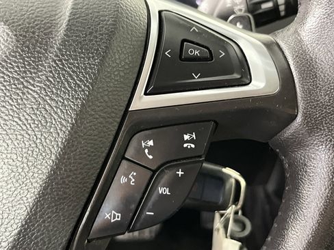 Used 2016 Ford Fusion SE w/ Equipment Group 202A image 18