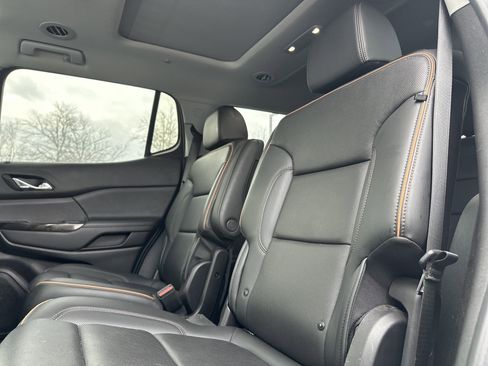 Used 2022 GMC Acadia AT4 w/ Technology Package image 29